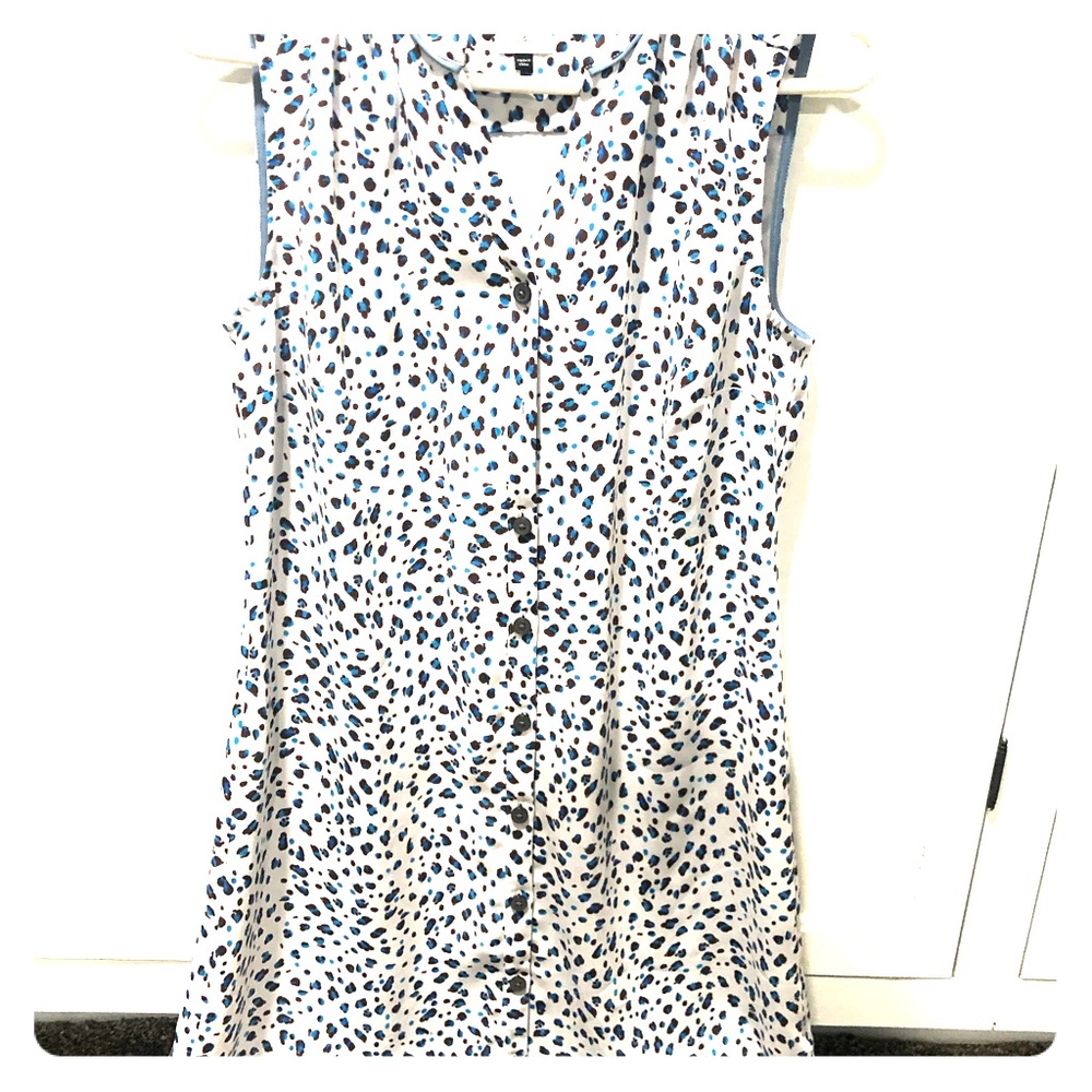 Cute shirt dress.